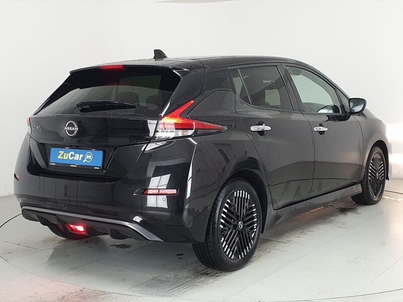 More views of Nissan Leaf