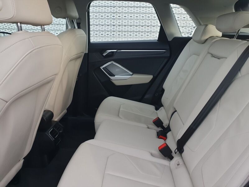 More views of Audi Q3