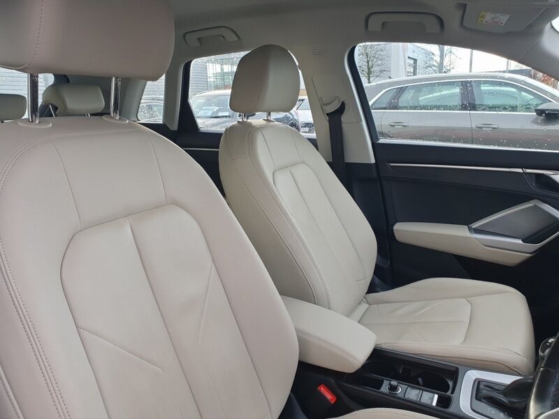 More views of Audi Q3