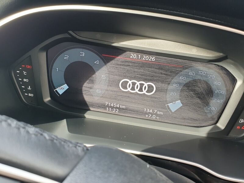 More views of Audi Q3