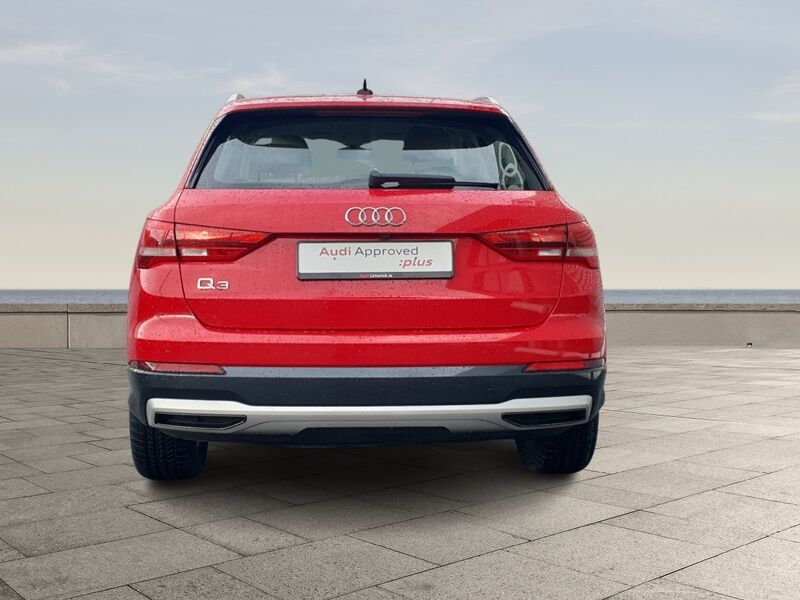 More views of Audi Q3