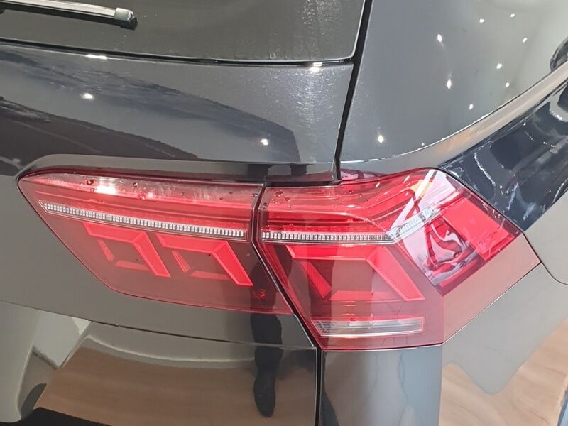 More views of Volkswagen Tiguan Allspace