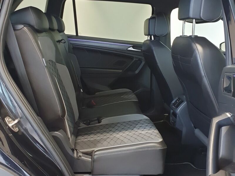 More views of Volkswagen Tiguan Allspace