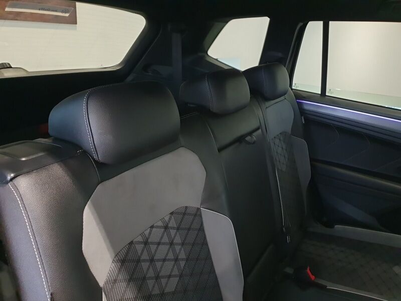 More views of Volkswagen Tiguan Allspace
