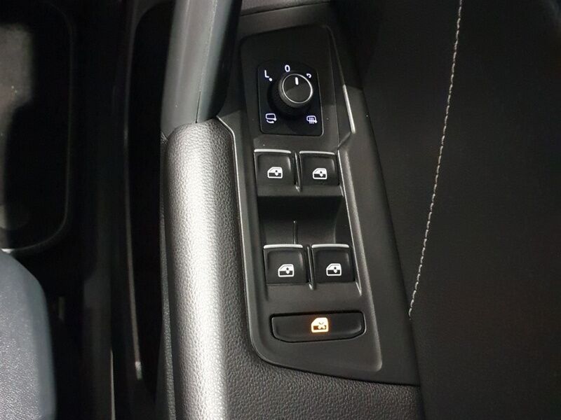 More views of Volkswagen Tiguan Allspace