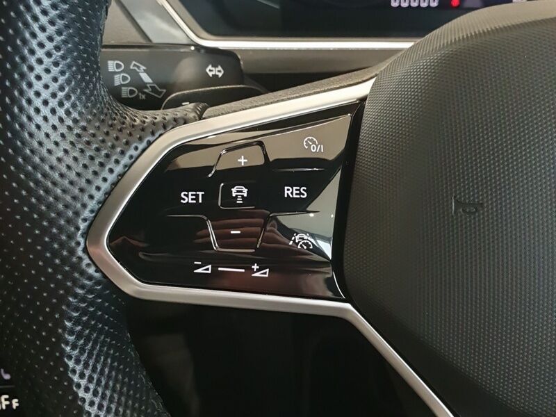 More views of Volkswagen Tiguan Allspace