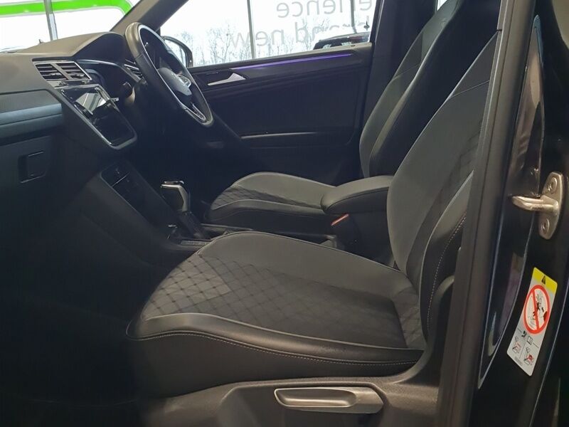 More views of Volkswagen Tiguan Allspace