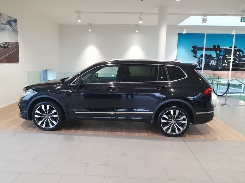 More views of Volkswagen Tiguan Allspace