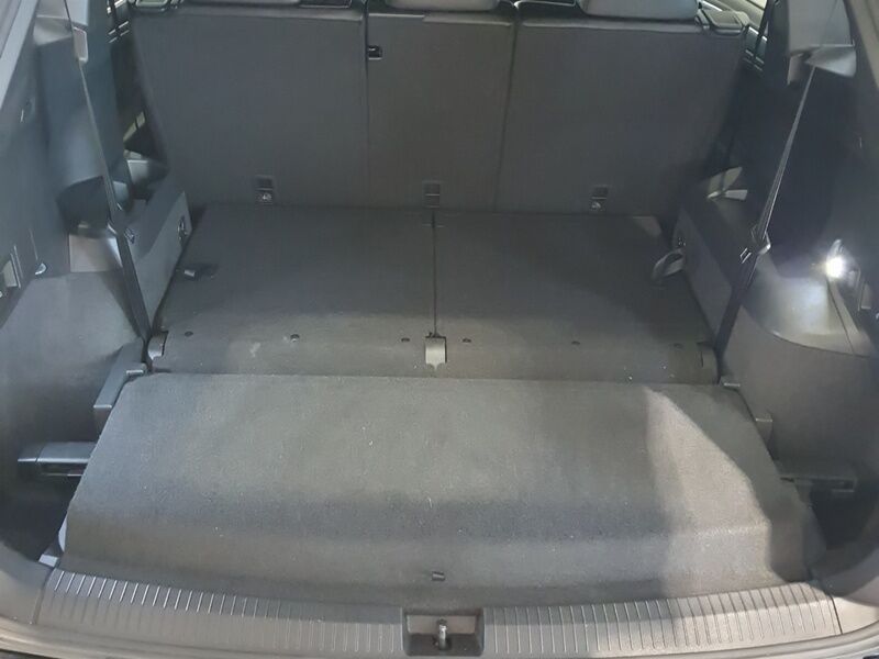 More views of Volkswagen Tiguan Allspace