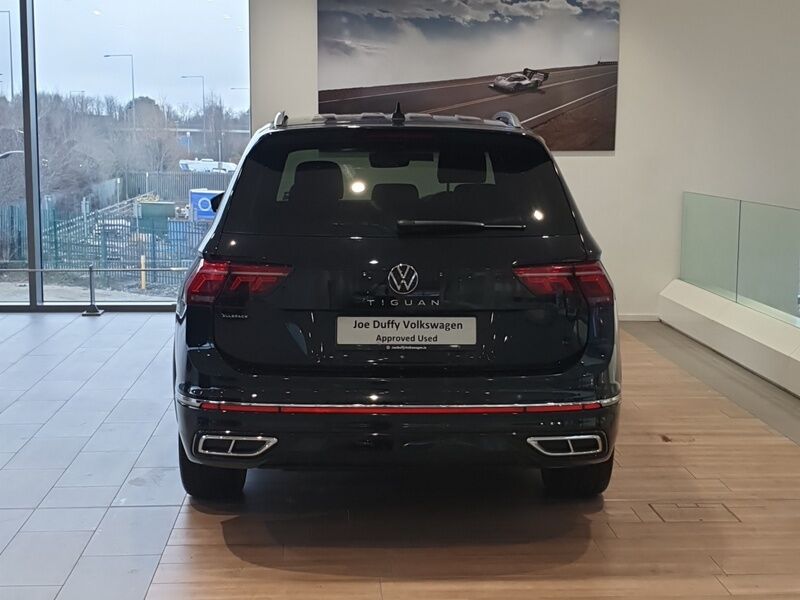 More views of Volkswagen Tiguan Allspace