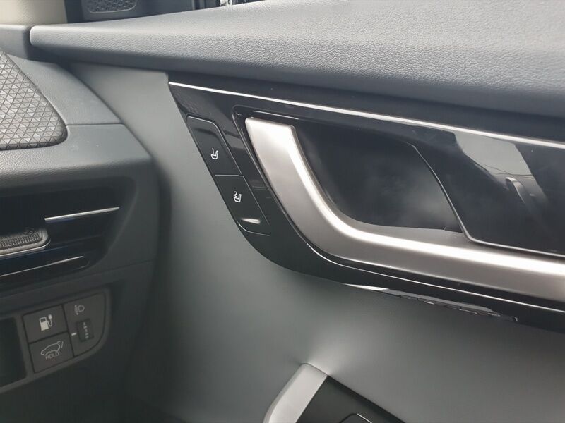 More views of Kia EV6