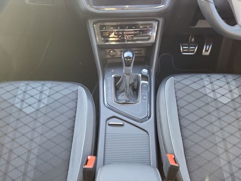 More views of Volkswagen Tiguan Allspace