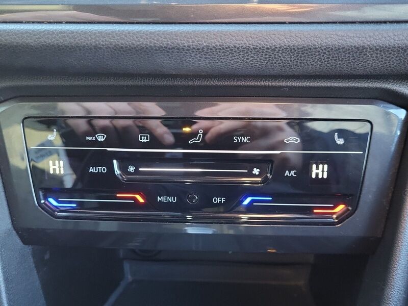 More views of Volkswagen Tiguan Allspace