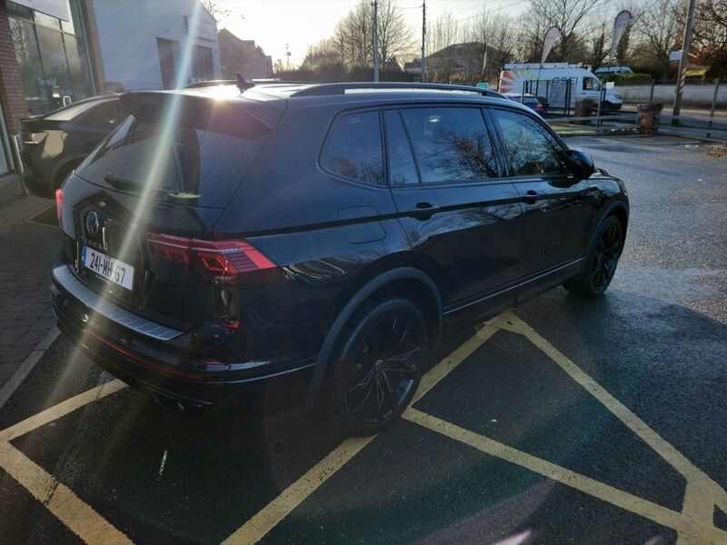 More views of Volkswagen Tiguan Allspace