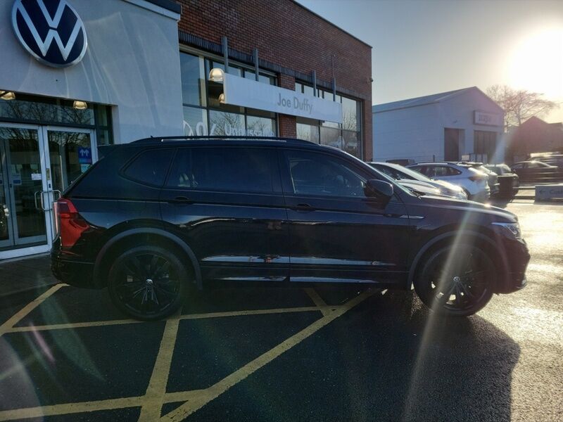 More views of Volkswagen Tiguan Allspace