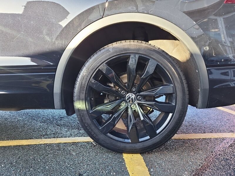 More views of Volkswagen Tiguan Allspace