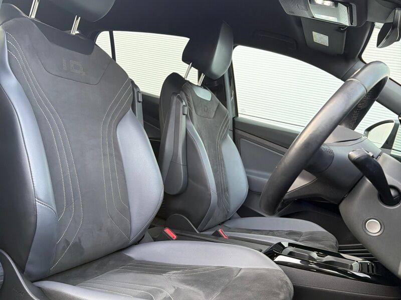 More views of Volkswagen ID.4