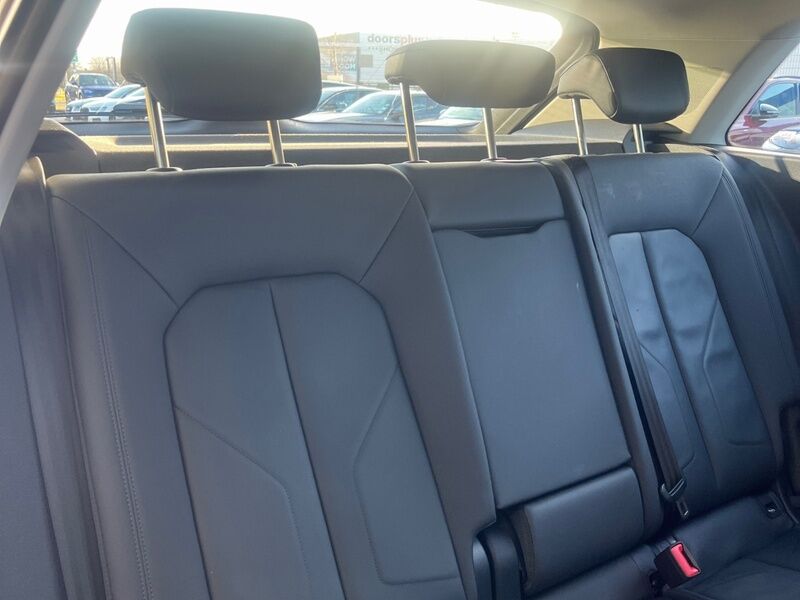 More views of Audi Q3