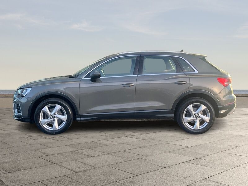 More views of Audi Q3