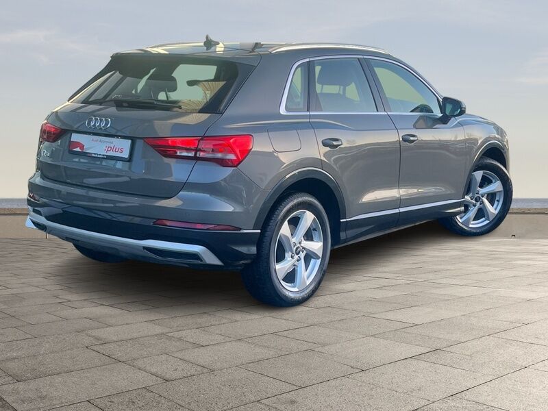More views of Audi Q3