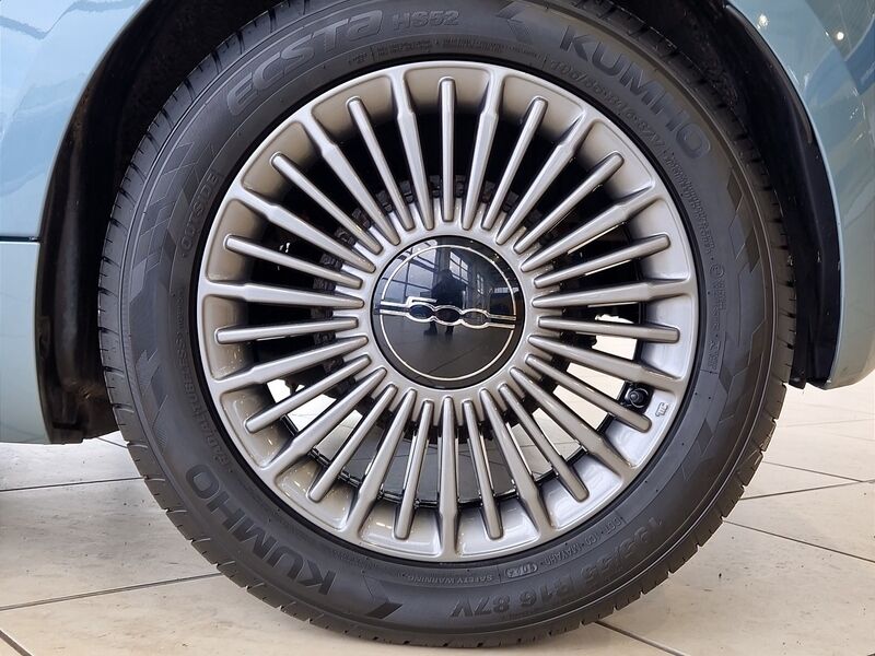 More views of Fiat 500e