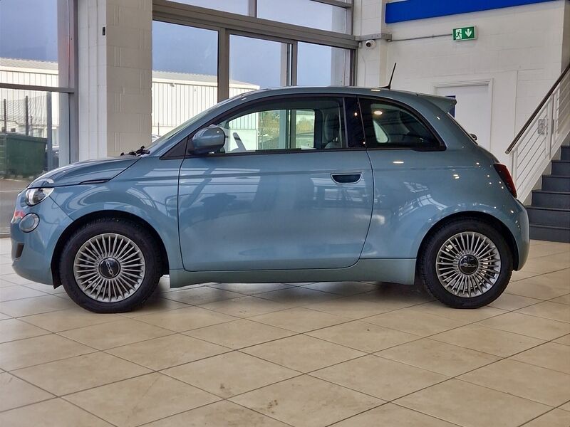 More views of Fiat 500e