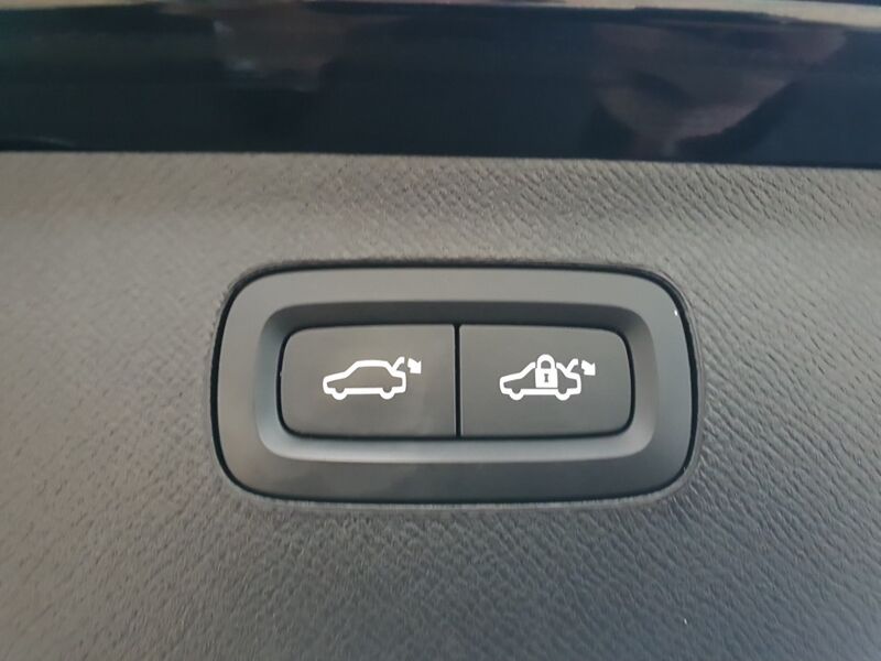 More views of Volvo XC90