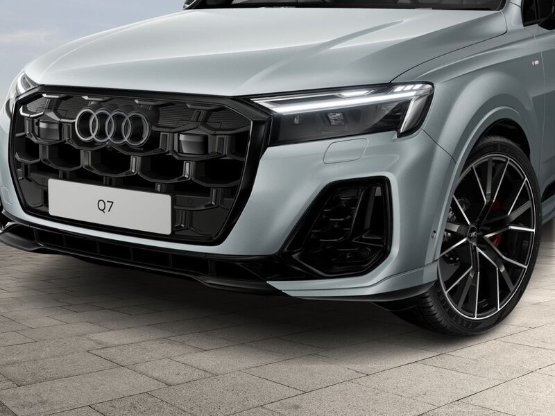 More views of Audi Q7