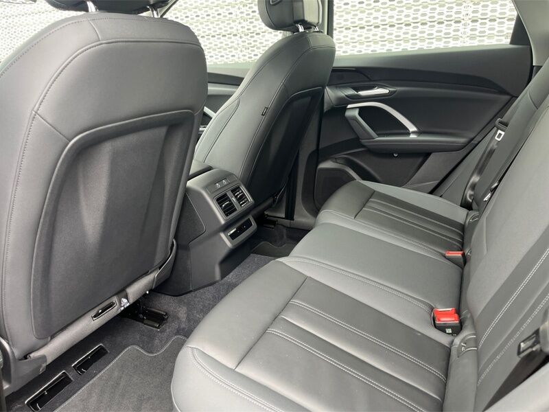 More views of Audi Q5