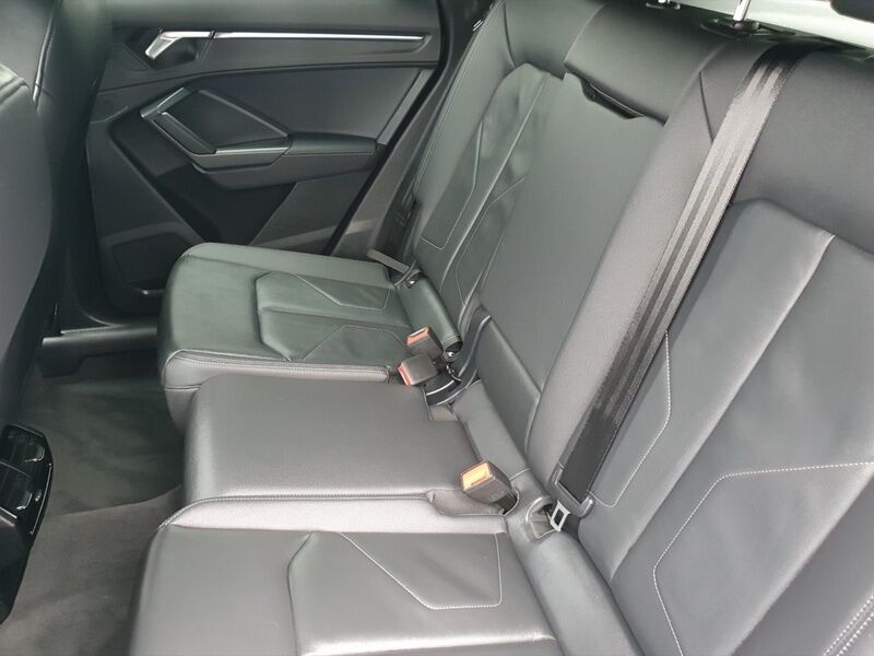 More views of Audi Q3