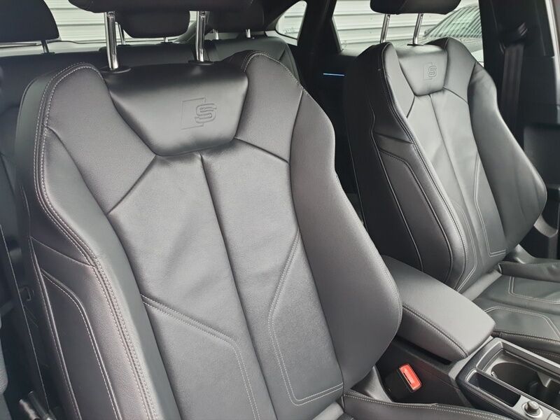 More views of Audi Q3