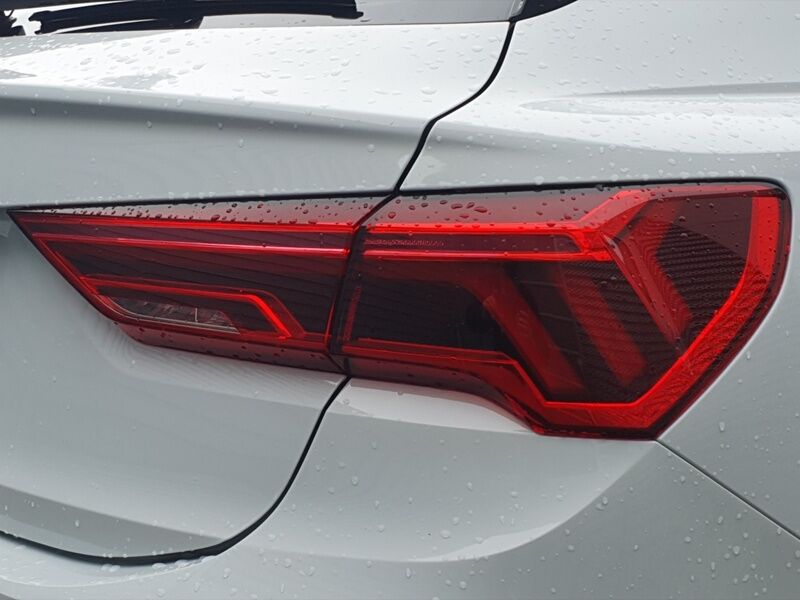 More views of Audi Q3