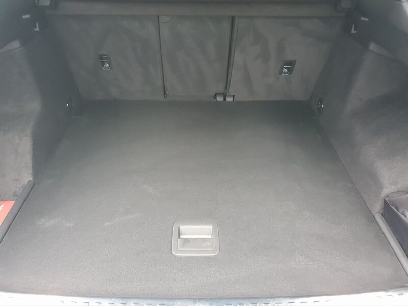 More views of Audi Q3