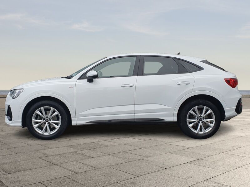 More views of Audi Q3