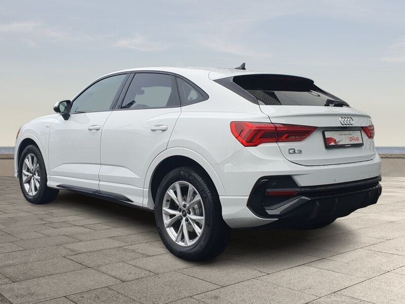 More views of Audi Q3