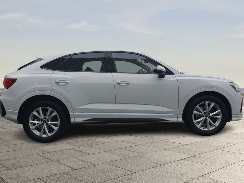 More views of Audi Q3