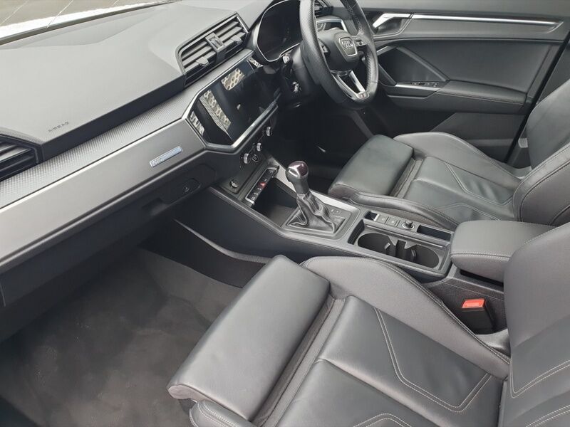 More views of Audi Q3