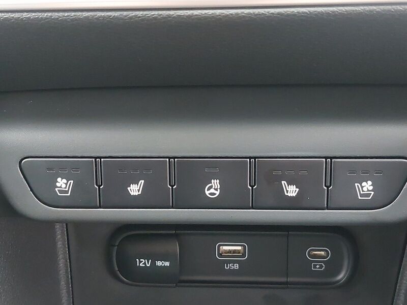 More views of Kia Sportage