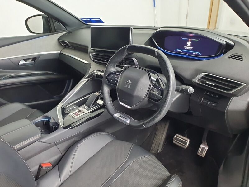 More views of Peugeot 3008