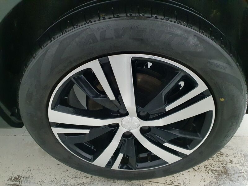 More views of Peugeot 3008