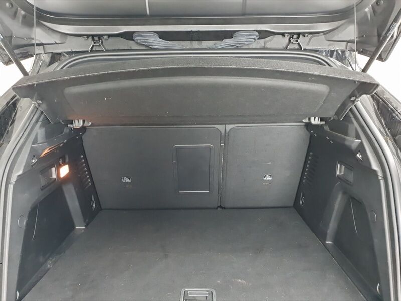 More views of Peugeot 3008