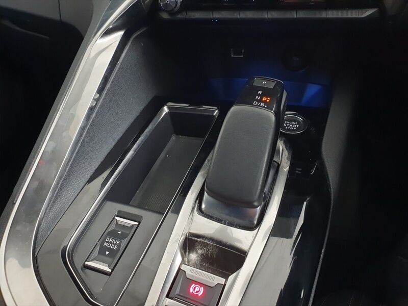 More views of Peugeot 3008