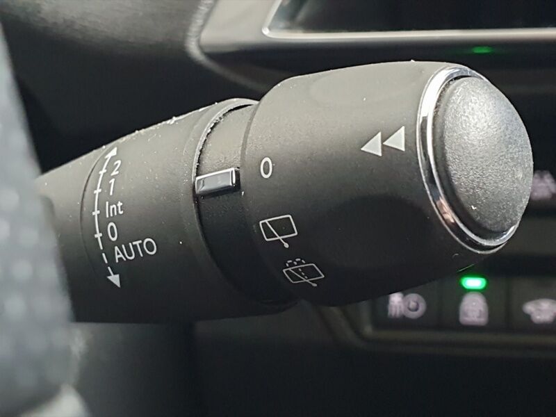 More views of Peugeot 3008