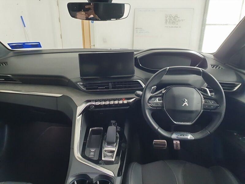 More views of Peugeot 3008