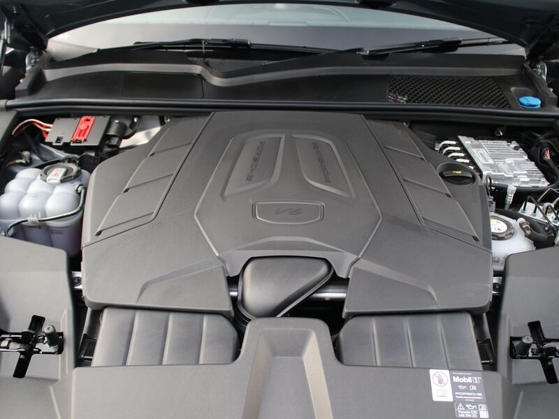 More views of Porsche Cayenne