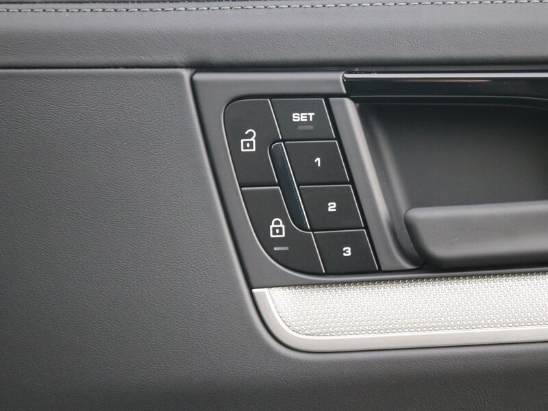 More views of Porsche Cayenne