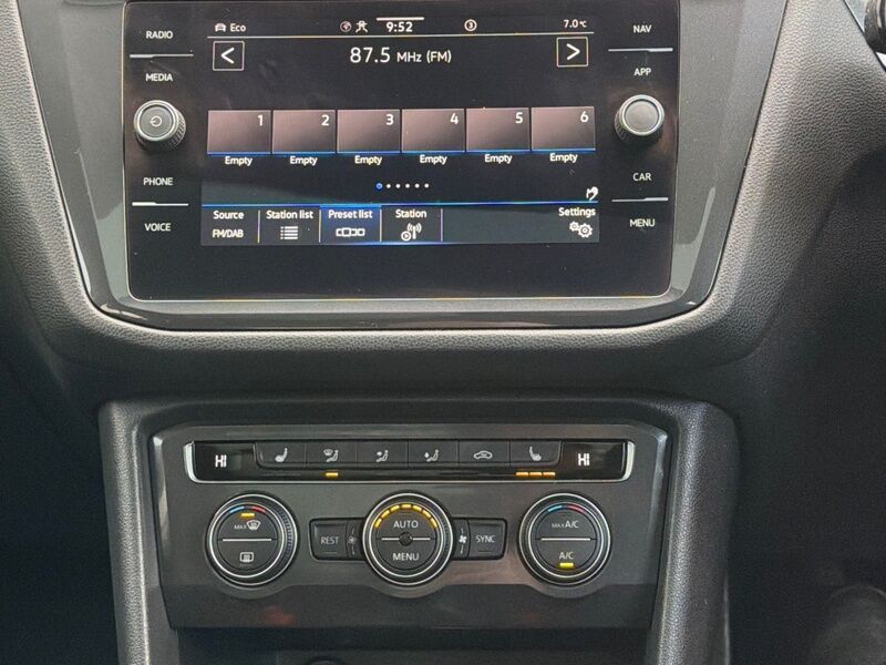 More views of Volkswagen Tiguan Allspace