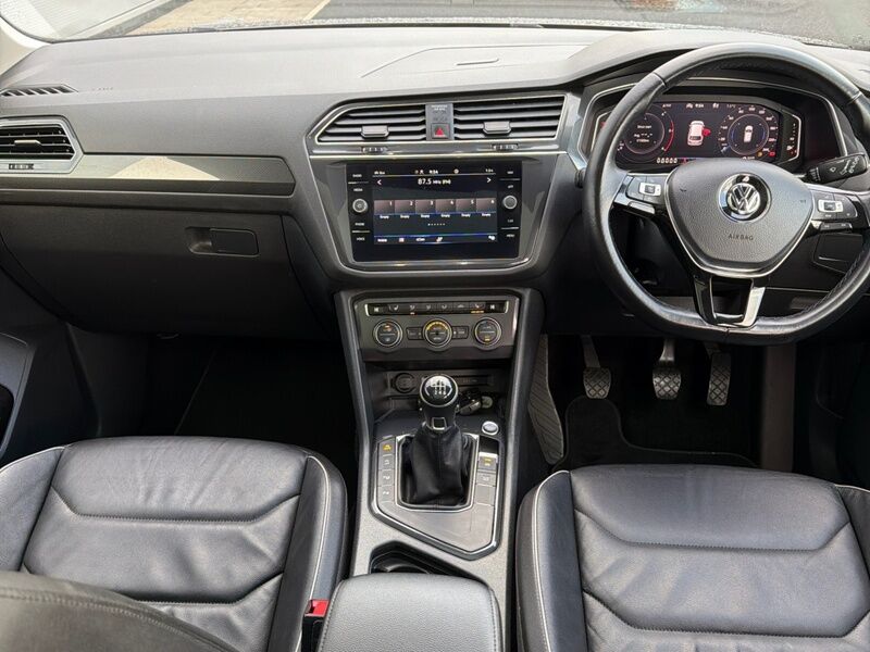 More views of Volkswagen Tiguan Allspace