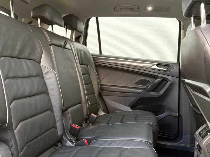 More views of Volkswagen Tiguan Allspace