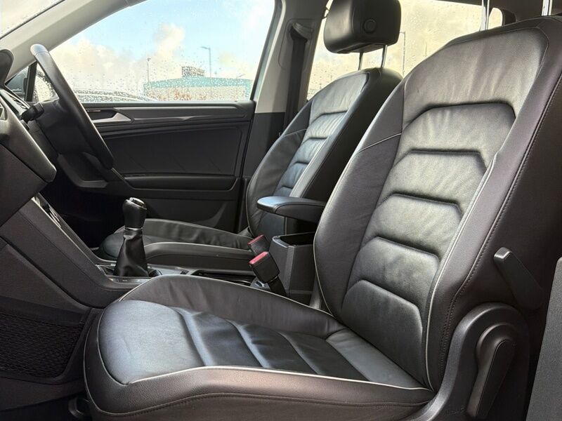More views of Volkswagen Tiguan Allspace